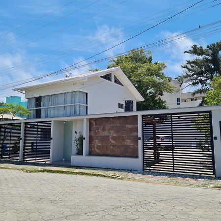 Residencial Rumo Ao Mar - Bombinhas-Sc Villa Esterno foto