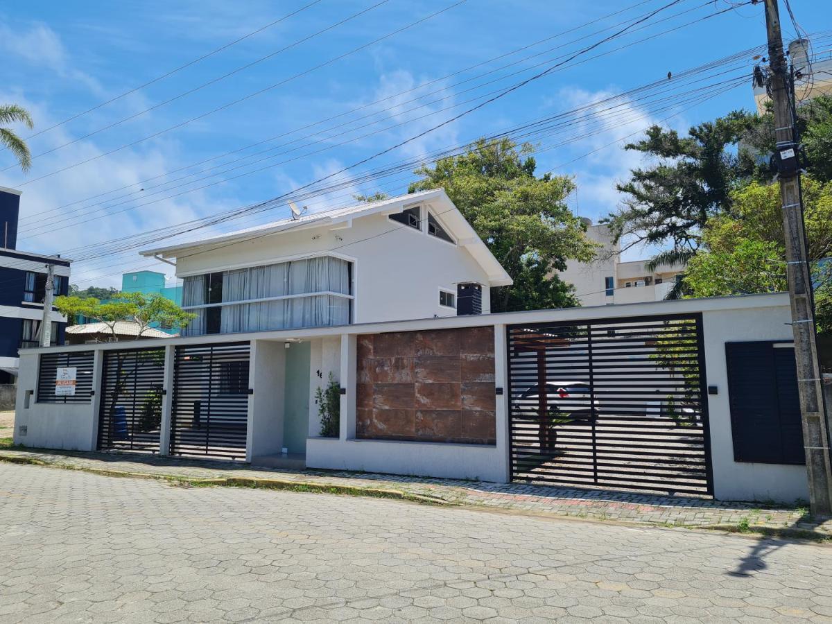 Residencial Rumo Ao Mar - Bombinhas-Sc Villa Esterno foto